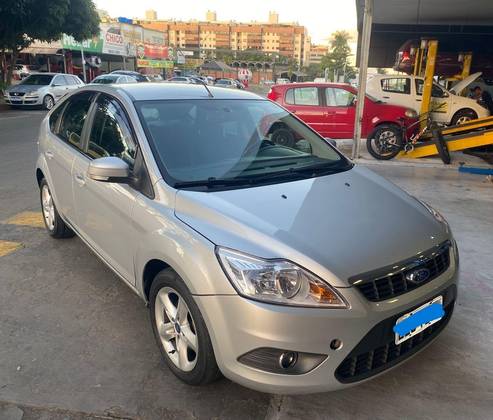 FORD FOCUS 1.6 GLX 16V FLEX 4P MANUAL